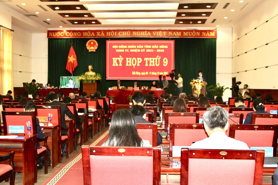 To&agrave;n cảnh kỳ họp.