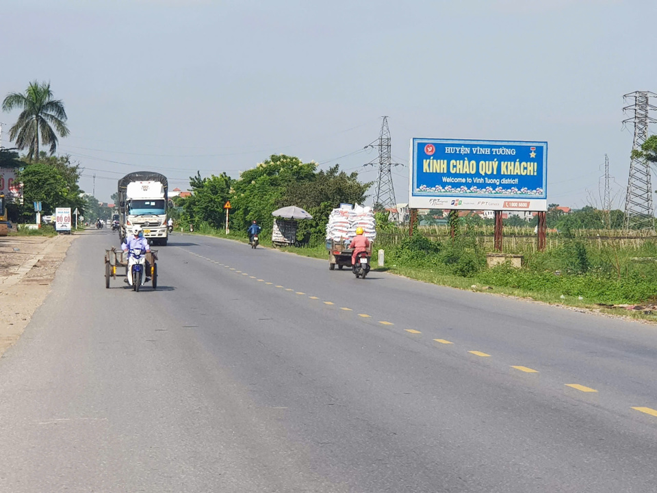 Hiện trạng QL2 đoạn qua huyện Vĩnh Tường, tỉnh Vĩnh Ph&uacute;c. Ảnh: Sỹ H&agrave;o.&nbsp;