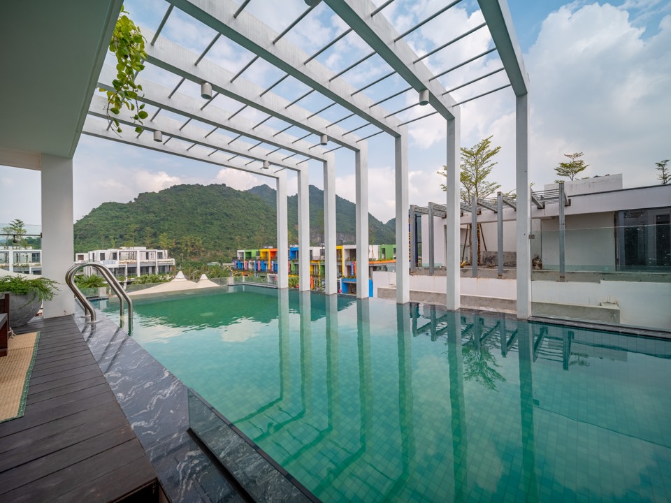 Bể bơi kho&aacute;ng n&oacute;ng tr&ecirc;n tầng thượng villa đẳng cấp&nbsp;tại khu đ&ocirc; thị Flamingo Golden Hill. Ảnh: CĐT