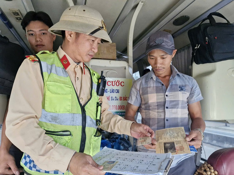 C&ocirc;ng an tỉnh H&agrave; Tĩnh tăng cường c&ocirc;ng t&aacute;c đảm bảo trật tự an to&agrave;n giao th&ocirc;ng, quyết t&acirc;m k&eacute;o giảm tai nạn giao th&ocirc;ng cả 3 ti&ecirc;u ch&iacute; v&agrave; kh&ocirc;ng để &ugrave;n tắc giao th&ocirc;ng trước, trong v&agrave; sau Tết Nguy&ecirc;n đ&aacute;n Ất Tỵ 2025