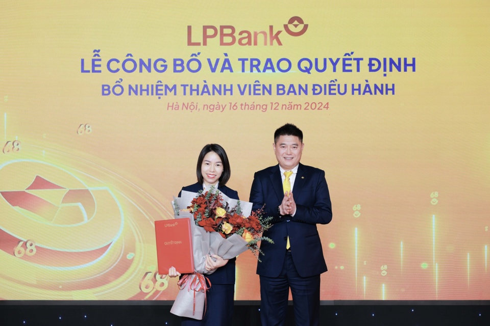 B&agrave; Nguyễn Hồng Nhung nhận quyết định bổ nhiệm Th&agrave;nh vi&ecirc;n Ban điều h&agrave;nh