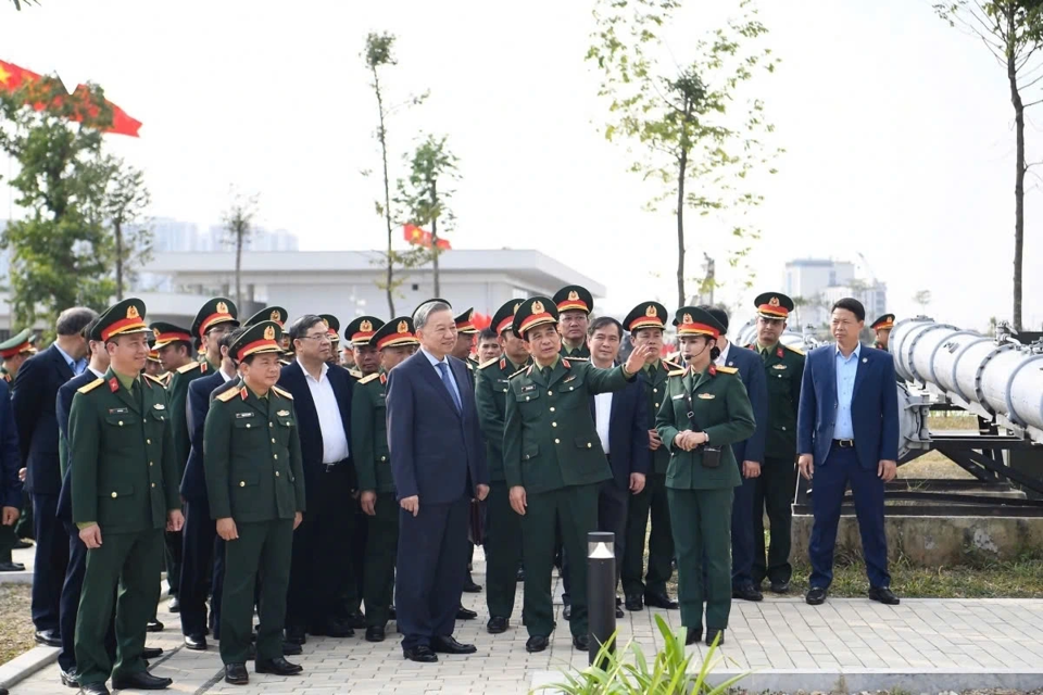 Tổng B&iacute; thư T&ocirc; L&acirc;m đến thăm v&agrave; l&agrave;m việc tại Bảo t&agrave;ng Lịch sử Qu&acirc;n sự Việt Nam ng&agrave;y&nbsp;3/12/2024