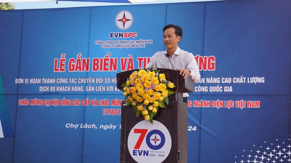 &Ocirc;ng Nguyễn Văn Niệm - Ph&oacute; Gi&aacute;m đốc Sở C&ocirc;ng Thương tỉnh Bến Tre, ph&aacute;t biểu tại buổi lễ.