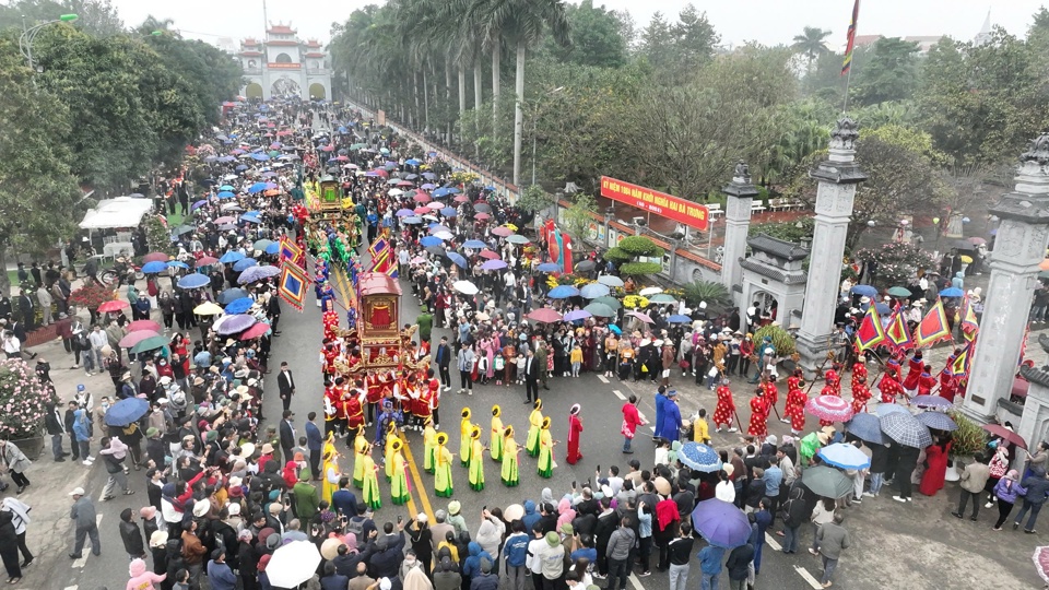 Lễ hội đền Hai B&agrave; Trưng, huyện M&ecirc; Linh. Ảnh: C&ocirc;ng H&ugrave;ng