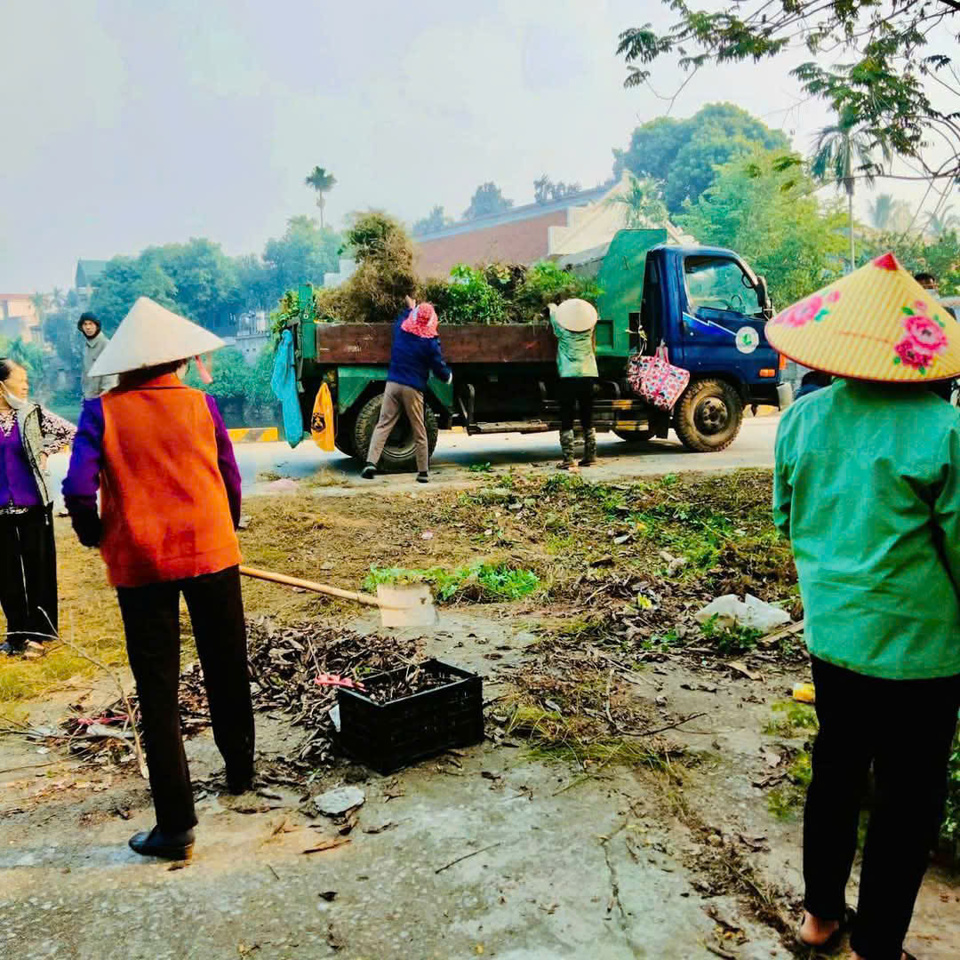 Vệ sinh m&ocirc;i trường đ&atilde; th&agrave;nh nề nếp trong sinh hoạt của người d&acirc;n huyện Quốc Oai.