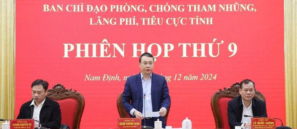 Đồng ch&iacute; Đặng Kh&aacute;nh To&agrave;n, B&iacute; thư Tỉnh ủy, Trưởng Ban Chỉ đạo ph&ograve;ng, chống tham nhũng, l&atilde;ng ph&iacute;, ti&ecirc;u cực tỉnh ph&aacute;t biểu tại phi&ecirc;n họp.&nbsp;Ảnh: Văn Trọng