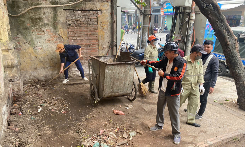 Những điểm n&oacute;ng về vệ sinh m&ocirc;i trường đ&atilde; được c&aacute;c lực lượng chức năng phường Bưởi tập trung xử l&yacute;.