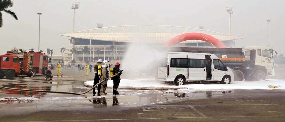 Diễn tập ứng ph&oacute; sự cố h&oacute;a chất độc TP H&agrave; Nội năm 2024 tại Quảng trường Mỹ Đ&igrave;nh. Ảnh: Ho&agrave;i Nam