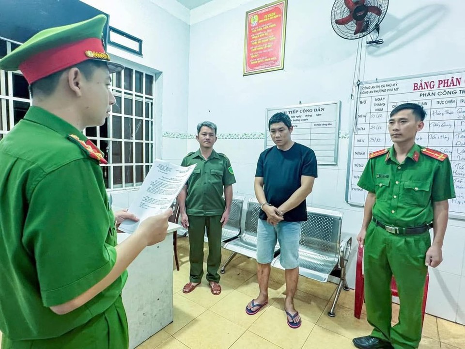 Nguyễn Ngọc Ho&agrave;i tại cơ quan c&ocirc;ng an