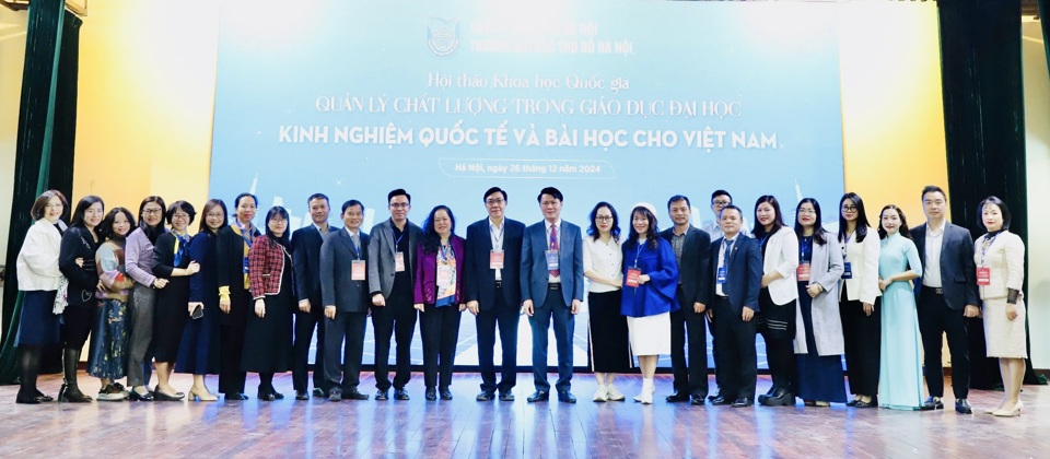 C&aacute;c đại biểu, nh&agrave; khoa học, nh&agrave; quản l&yacute; tham dự hội thảo.