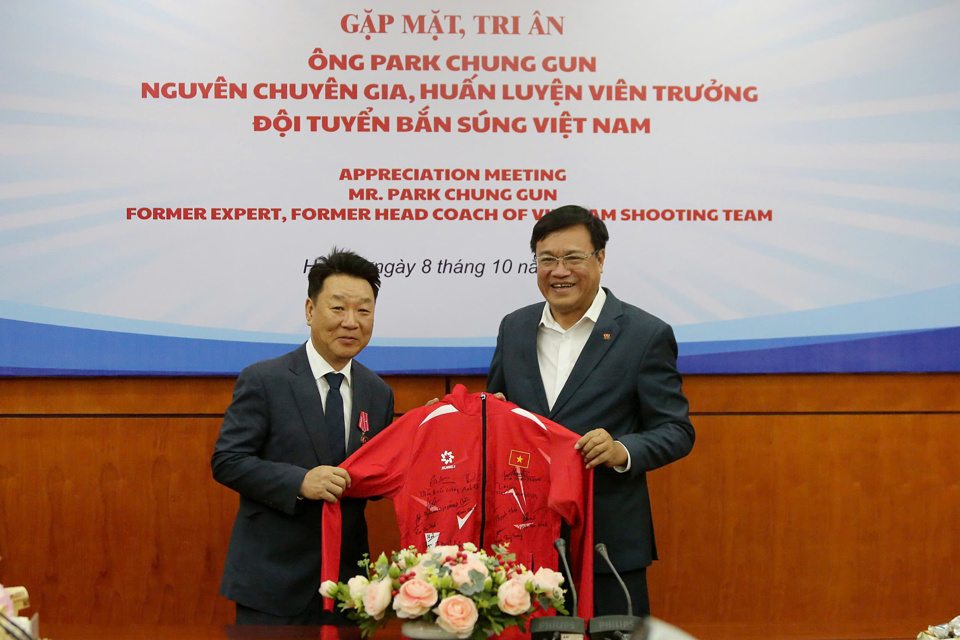 &Ocirc;ng Park Chung-gun kh&ocirc;ng c&oacute; t&ecirc;n trong danh s&aacute;ch đề cử HLV ti&ecirc;u biểu to&agrave;n quốc năm 2024.