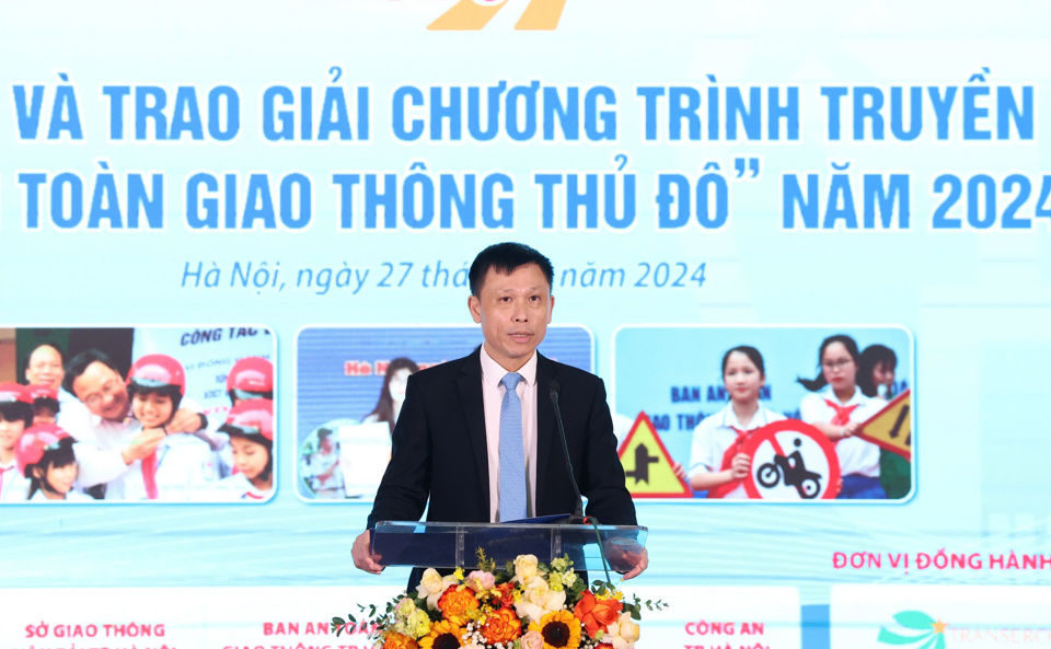 PGS.TS Nguyễn Th&agrave;nh Lợi - Trưởng Ban tổ chức, Tổng Bi&ecirc;n tập B&aacute;o Kinh tế &amp; Đ&ocirc; thị&nbsp;ph&aacute;t biểu tại buổi lễ.