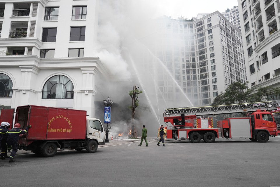 UBND quận Thanh Xu&acirc;n tổ chức diễn tập phương &aacute;n chữa ch&aacute;y v&agrave; cứu nạn, cứu hộ, huy động nhiều lực lượng tham gia tại Khu đ&ocirc; thị Royal City