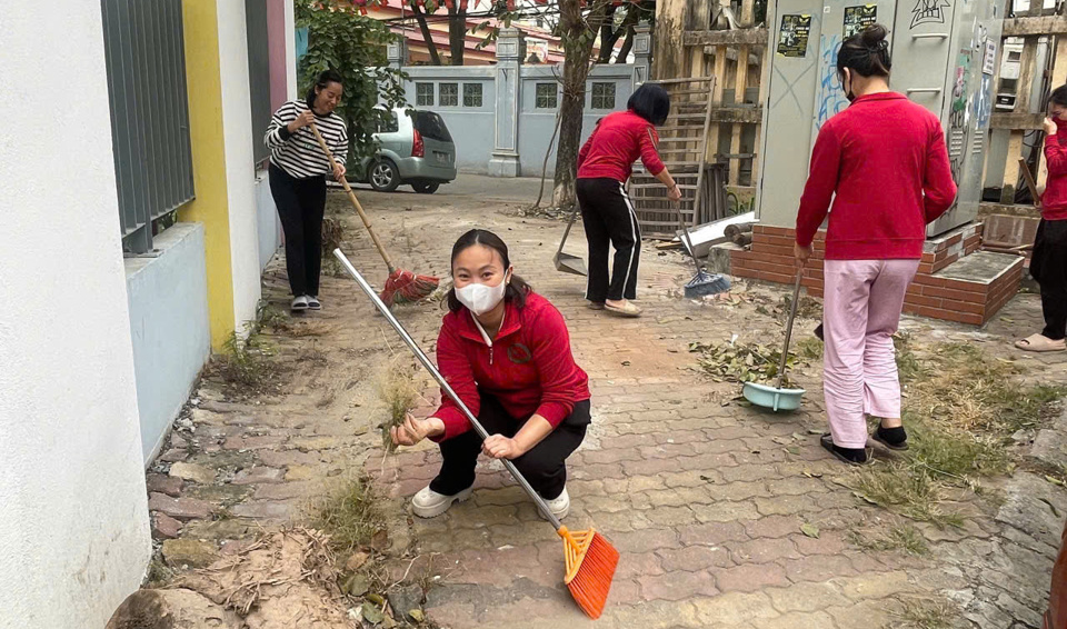 Đợt ra qu&acirc;n đ&atilde; nhận được sự tham gia, hưởng ứng của đ&ocirc;ng đảo c&aacute;c tầng lớp Nh&acirc;n d&acirc;n tr&ecirc;n địa b&agrave;n phường Quảng An.