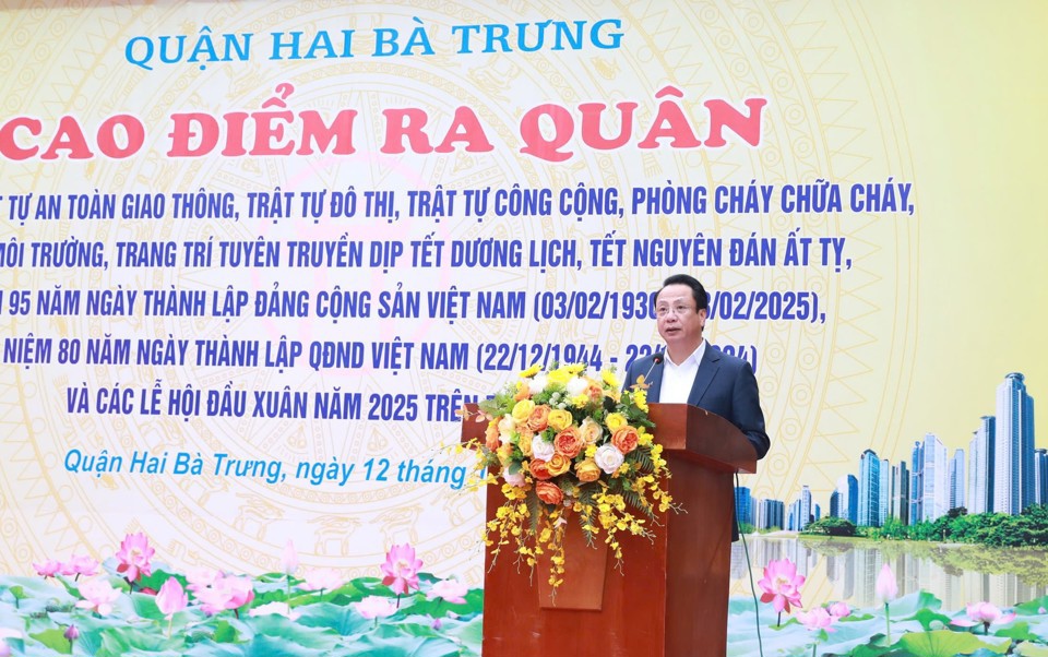 UBND Quận Hai B&agrave; Trưng đ&atilde; tổ chức ph&aacute;t động cao điểm ra qu&acirc;n bảo đảm trật tự ATGT, trật tự đ&ocirc; thị, vệ sinh m&ocirc;i trường dịp Tết v&agrave; lễ hội đầu xu&acirc;n 2025 tr&ecirc;n địa b&agrave;n