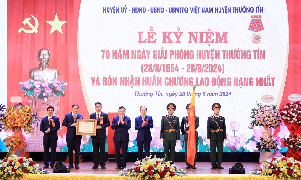 Huyện Thường T&iacute;n đ&oacute;n nhận Hu&acirc;n Chương lao động hạng Nhất lần thứ 2 &nbsp;