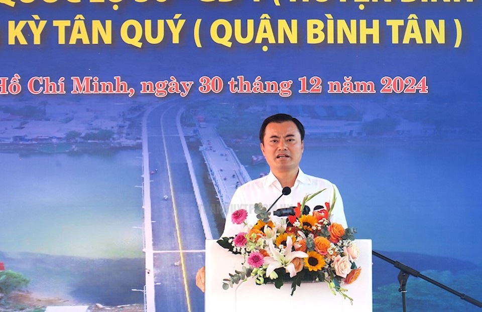 Ph&oacute; Chủ tịch UBND TP Hồ Ch&iacute; Minh B&ugrave;i Xu&acirc;n Cường ph&aacute;t biểu tại buổi lễ