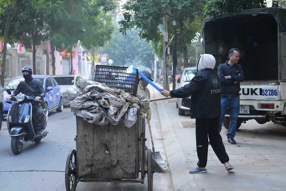 Sức dân trong phong trào xây dựng Thủ đô "Sáng-Xanh-Sạch-Đẹp" tại quận Tây Hồ - Ảnh 3