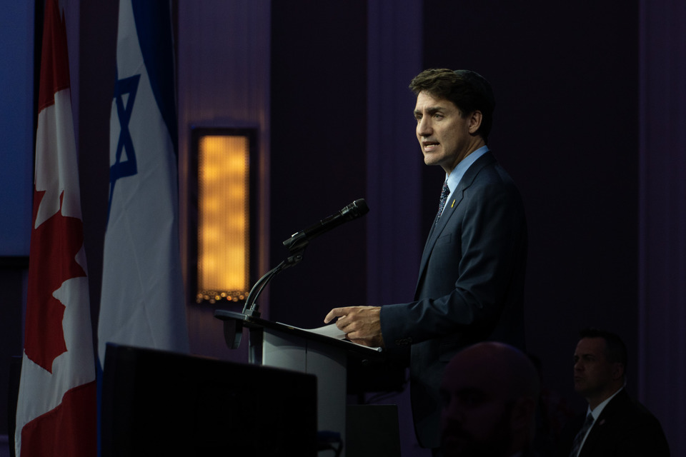 Thủ tướng Canada Justin Trudeau phải chứng kiến tỷ lệ ủng hộ rơi xuống mức thấp kỷ lục từ năm ngo&aacute;i. Ảnh: Flickr/Andr&eacute; Boisjoli