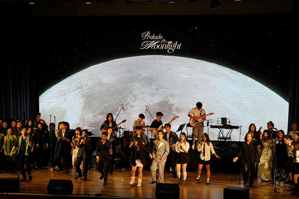 Opening number (ca kh&uacute;c mở m&agrave;n) &ldquo;The Greatest Show&rdquo;.