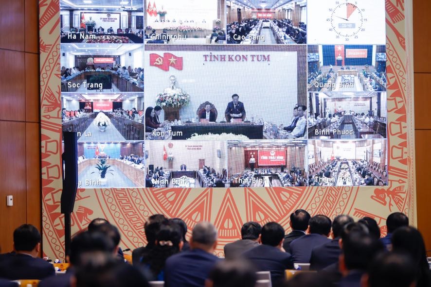 Hội nghị tổng kết c&ocirc;ng t&aacute;c năm 2024, triển khai nhiệm vụ năm 2025 của Ch&iacute;nh phủ v&agrave; ch&iacute;nh quyền địa phương được tổ chức theo h&igrave;nh thức trực tuyến. Ảnh: VGP/Nhật Bắc