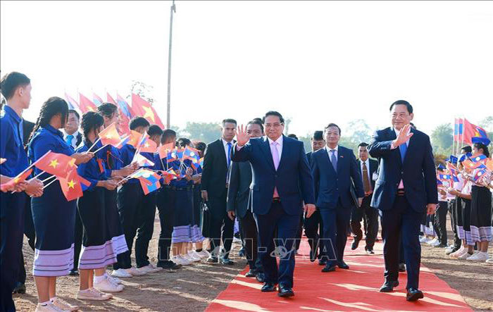 Thủ tướng Phạm Minh Ch&iacute;nh v&agrave; Thủ tướng L&agrave;o Sonexay Siphandone dự Lễ động thổ dự &aacute;n C&ocirc;ng vi&ecirc;n Hữu nghị L&agrave;o - Việt Nam. Ảnh: Dương Giang/TTXVN