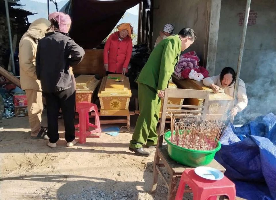 Vụ tai nạn giao th&ocirc;ng tại x&atilde; Nậm C&agrave;n g&acirc;y n&ecirc;n bao đau thương, hệ lụy.