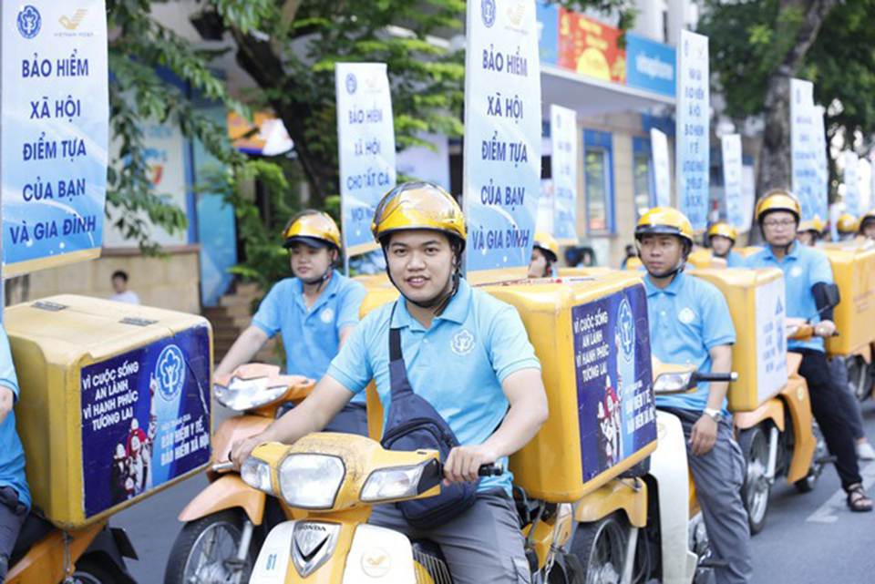 H&agrave; Nội ra qu&acirc;n tuy&ecirc;n truyền, vận động, ph&aacute;t triển người tham gia BHXH tự nguyện, BHYT hộ gia đ&igrave;nh.