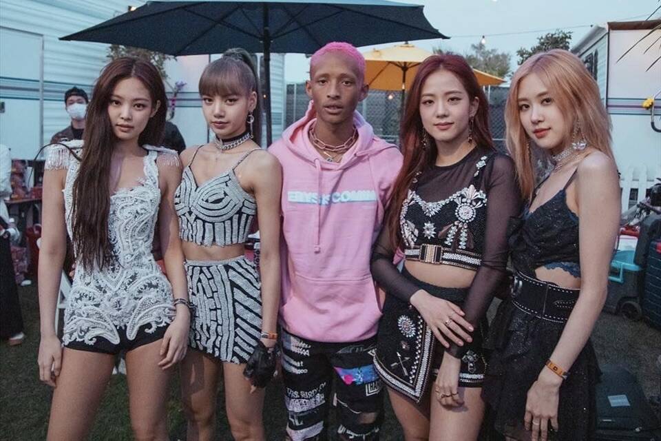 Blackpink chụp c&ugrave;ng Jaden Smith ở Coachella 2019. Ảnh: Instagram