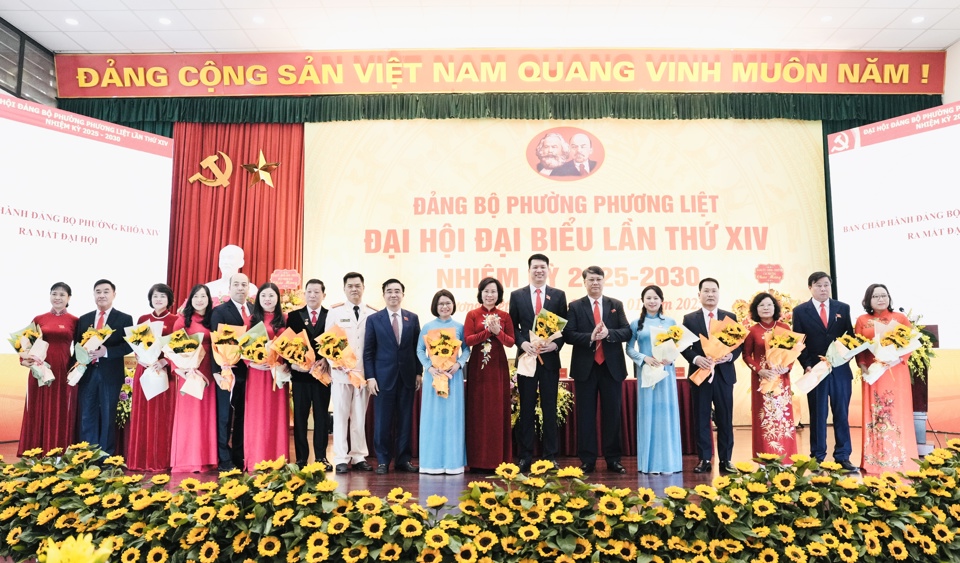 Ban Chấp h&agrave;nh Đảng bộ phường Phương Liệt kh&oacute;a XIV&nbsp;ra mắt Đại hội