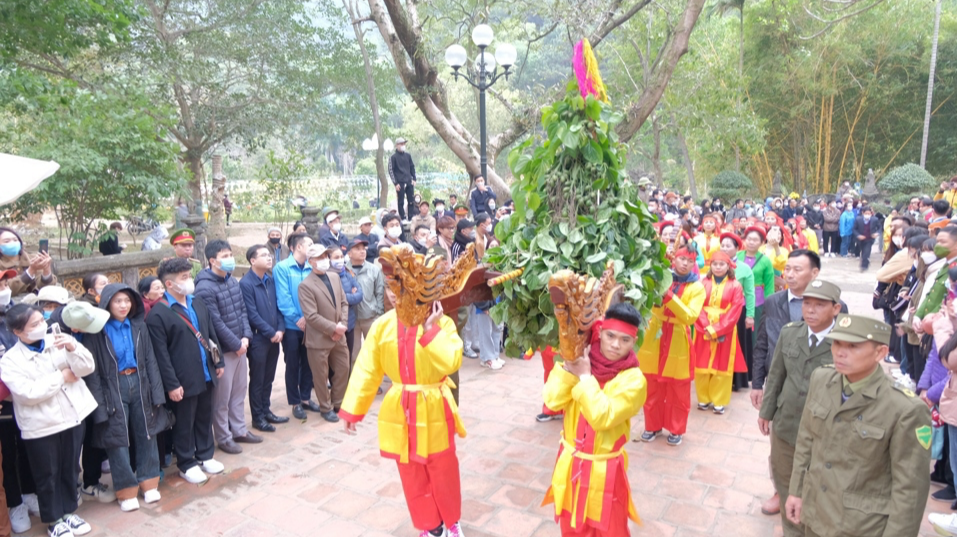 Lễ hội Đền Gi&oacute;ng, huyện S&oacute;c Sơn. Ảnh: Trọng T&ugrave;ng