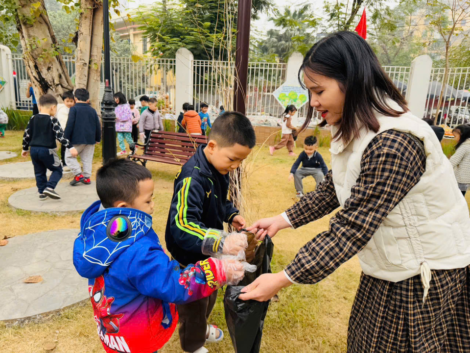 Giáo dục Hoàng Mai sáng tạo nhiều mô hình “Xanh-Sạch-Đẹp" - Ảnh 3