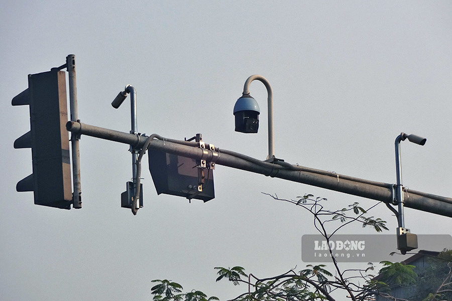 Tr&ecirc;n đường Giải Ph&oacute;ng được lắp đặt kh&aacute; nhiều camera (an ninh, phạt nguội...) nhằm đảm bảo an ninh trật tự, an to&agrave;n giao th&ocirc;ng v&agrave; ghi nhận h&igrave;nh ảnh vi phạm để xử l&yacute; phạt nguội.