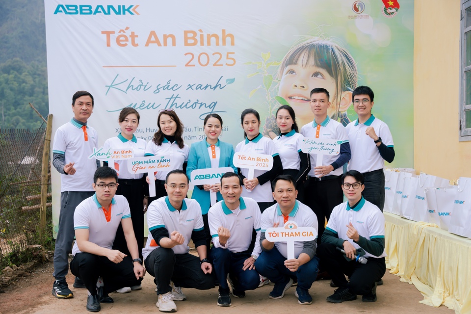 ABBank phát động gây quỹ 100.000 cây xanh cho người dân tỉnh Yên Bái - Ảnh 12