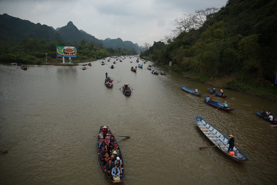 Lễ khai hội ch&ugrave;a Hương được tổ chức v&agrave;o ng&agrave;y 3/2/2025 (tức ng&agrave;y m&ugrave;ng 6 th&aacute;ng Gi&ecirc;ng). Ảnh: Phạm H&ugrave;ng