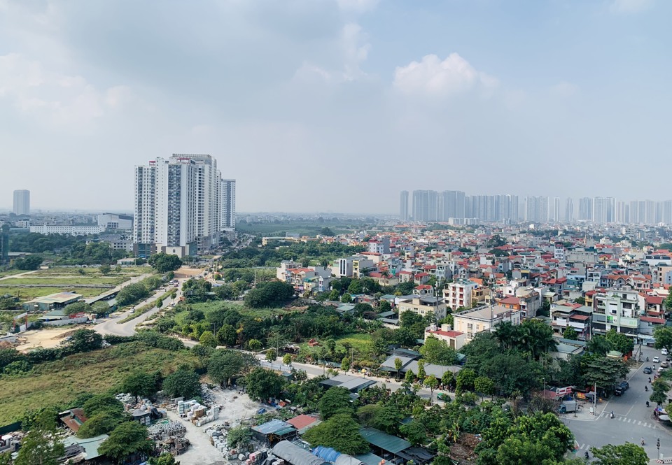 H&agrave; Nội tập trung chấn chỉnh, xử l&yacute; thao t&uacute;ng gi&aacute;, đầu tư bất động sản. Ảnh: Hồng Th&aacute;i