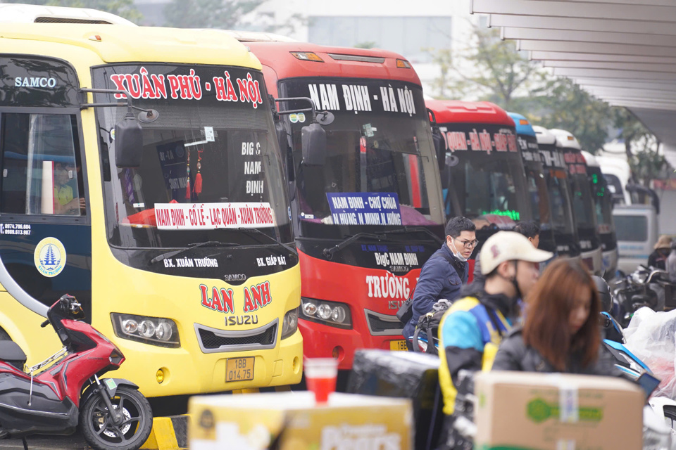 Nhiều người d&acirc;n cho rằng, năm nay việc di chuyển thuận lợi hơn.