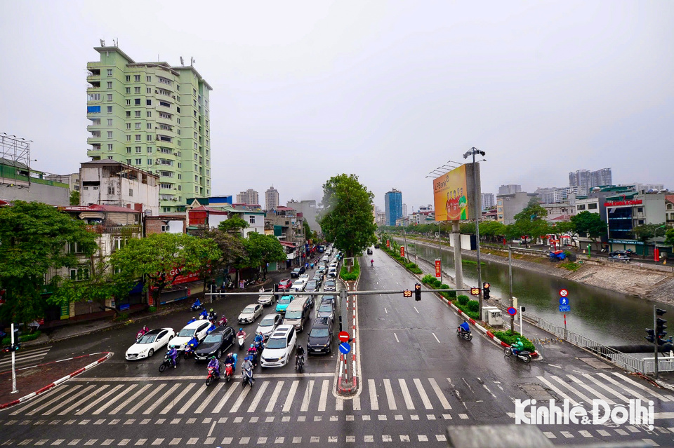 Khung cảnh tại Đường L&aacute;ng.