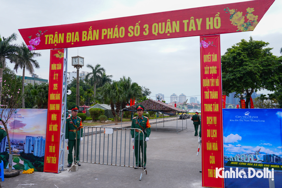 Địa điểm bắn đều đ&atilde; được dựng h&agrave;ng r&agrave;o, che ph&ocirc;ng bạt v&agrave; c&oacute; lực lượng canh g&aacute;c, bảo vệ nghi&ecirc;m ngặt.