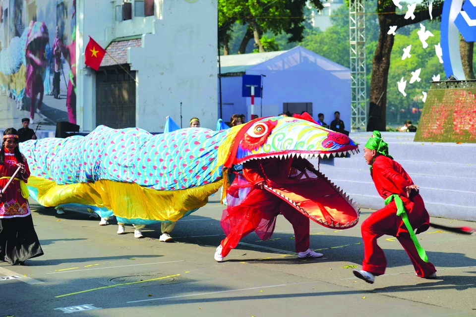 Điệu m&uacute;a n&agrave;y cũng g&oacute;p phần truyền dạy cho thế hệ trẻ về lịch sử, văn h&oacute;a v&agrave; những gi&aacute; trị truyền thống tốt đẹp của d&acirc;n tộc.