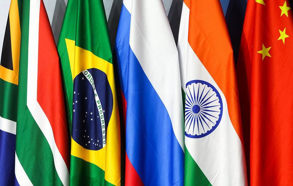 Tổng thống Mỹ cảnh b&aacute;o sẽ &aacute;p thuế đối với c&aacute;c nước BRICS nếu họ tạo ra một loại&nbsp;đồng tiền chung&nbsp;thay thế đồng USD. Ảnh: Tass