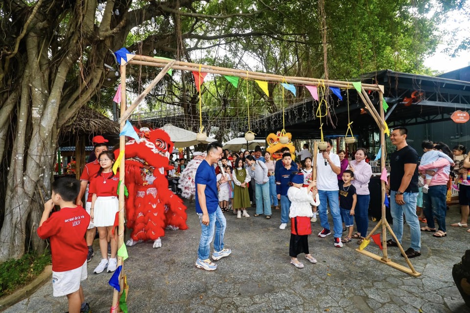 Khu du lịch Champa Island Nha Trang tổ chức nhiều hoạt động d&acirc;n gian phục vụ du kh&aacute;ch dịp Tết Nguy&ecirc;n đ&aacute;n Ất Tỵ.&nbsp;