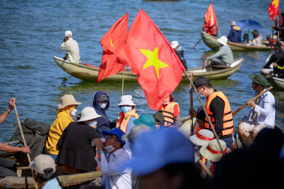 Năm nay, lễ hội truyền thống n&agrave;y th&ecirc;m phần đặc biệt v&igrave; được c&ocirc;ng bố l&agrave; Di sản văn h&oacute;a phi vật thể quốc gia.