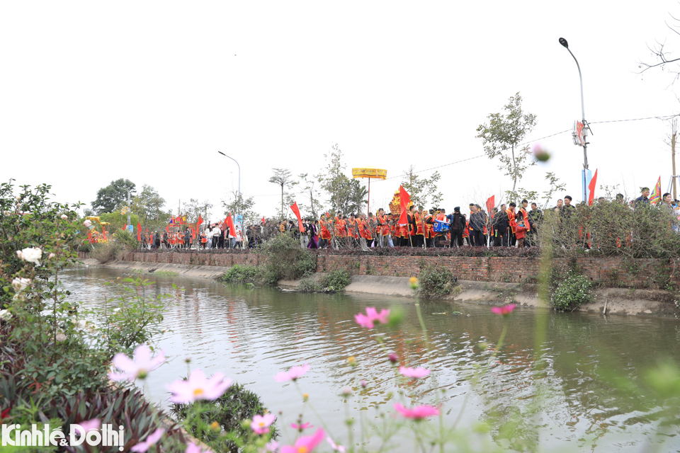 Lễ hội đền S&aacute;i với nghi thức rước &ldquo;vua, ch&uacute;a giả&rdquo; mong ước một năm mới t&agrave;i lộc, th&agrave;nh c&ocirc;ng, b&igrave;nh an v&agrave; hạnh ph&uacute;c, được v&iacute; như một bảo t&agrave;ng b&aacute;ch khoa về đời sống văn ho&aacute;, tinh thần phong ph&uacute; của Nh&acirc;n d&acirc;n th&ocirc;n Thụy L&ocirc;i, x&atilde; Thụy L&acirc;m n&oacute;i ri&ecirc;ng, huyện Đ&ocirc;ng Anh n&oacute;i chung.