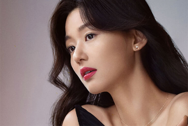 Ph&iacute;a Jun Ji Hyun l&agrave;m r&otilde; c&aacute;c th&ocirc;ng tin về việc nộp thuế, bị điều tra thuế. Ảnh: Instagram