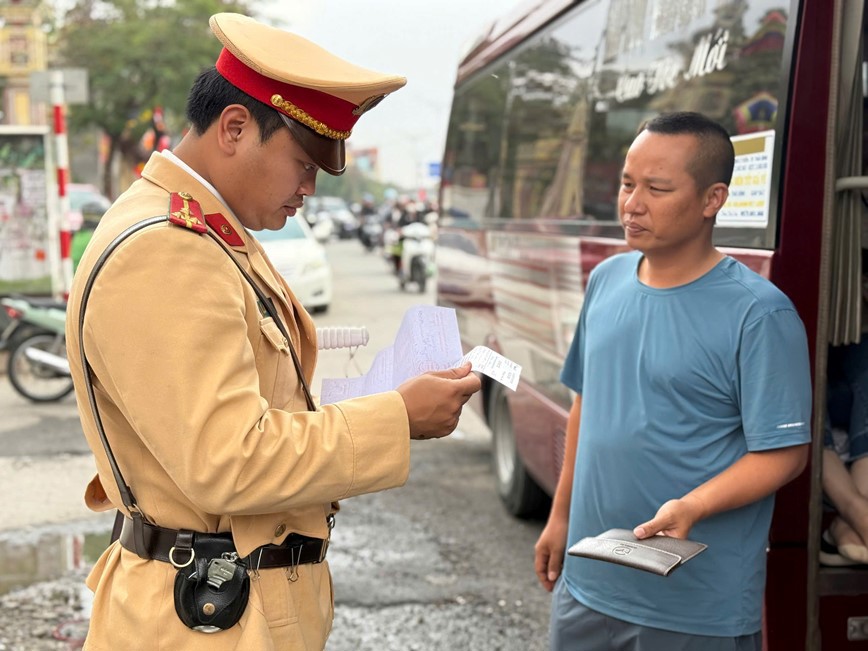 Tự xưng c&aacute;n bộ c&ocirc;ng an để hướng dẫn t&iacute;ch hợp điểm giấy ph&eacute;p l&aacute;i xe, y&ecirc;u cầu cung cấp th&ocirc;ng tin c&aacute; nh&acirc;n l&agrave; h&igrave;nh thức lừa đảo,nhằm chiếm đoạt t&agrave;i sản.