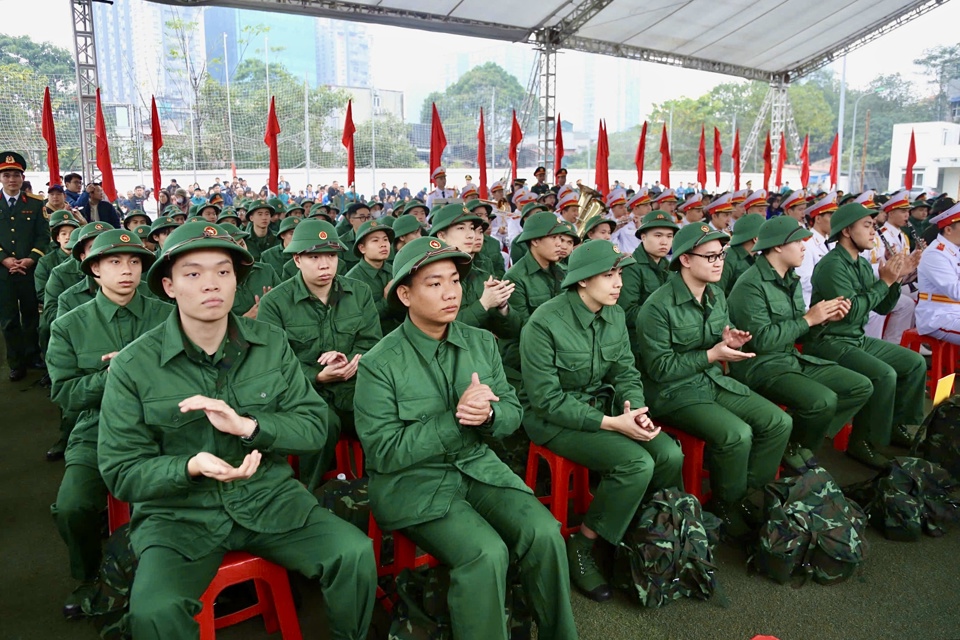 Hơn 4.400 thanh ni&ecirc;n ưu t&uacute; của Thủ đ&ocirc; l&ecirc;n đường thực hiện nghĩa vụ qu&acirc;n sự v&agrave; C&ocirc;ng an Nh&acirc;n d&acirc;n.