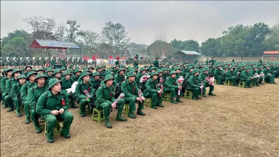 Hơn 1.000 thanh ni&ecirc;n l&ecirc;n đường nhập ngũ. Ảnh: Bộ Chỉ huy qu&acirc;n sự Tuy&ecirc;n Quang