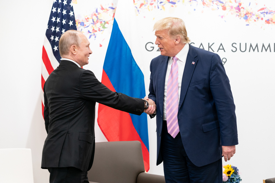 Tổng thống Mỹ Donald Trump gặp Tổng thống Nga Vladimir Putin tại Hội nghị thượng đỉnh G20 ở Ankara (Thổ Nhĩ Kỳ) năm 2019. Ảnh: Flickr/Nh&agrave; Trắng