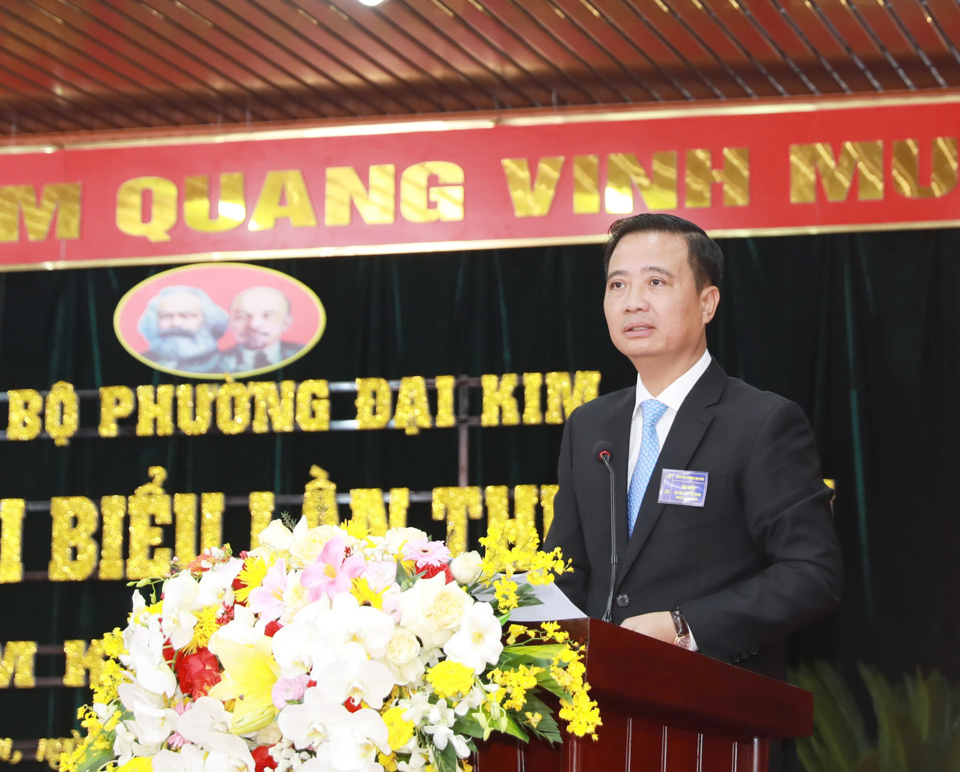 B&iacute; thư Quận uỷ Ho&agrave;ng Mai Nguyễn Xu&acirc;n Linh ph&aacute;t biểu chỉ đạo đại hội. Ảnh AT